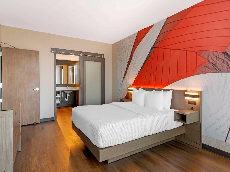 Cambria Hotel & Suites Plymouth image