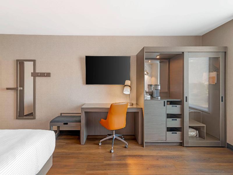 Cambria Hotel & Suites Plymouth image
