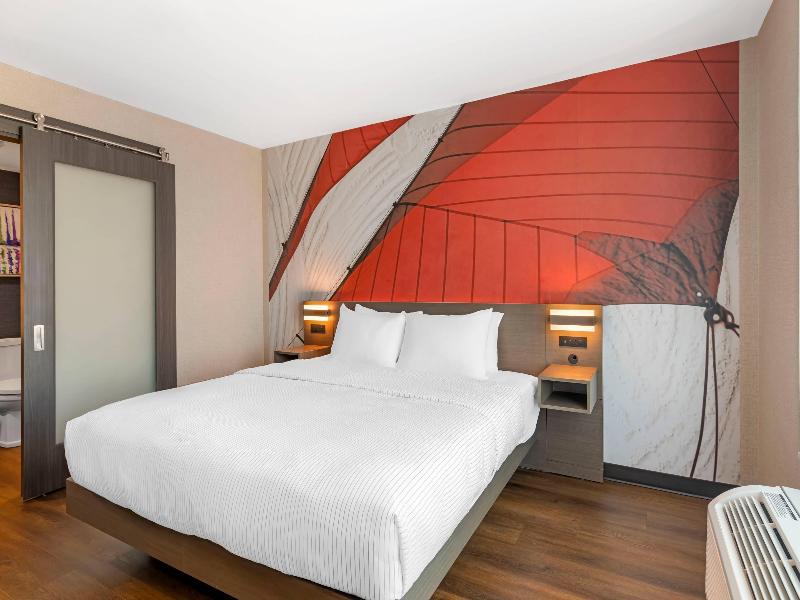 Cambria Hotel & Suites Plymouth image
