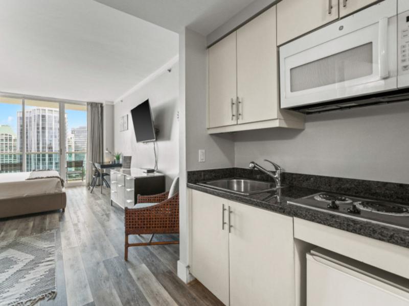 Arya Hotel and Suites Coconut Grove image