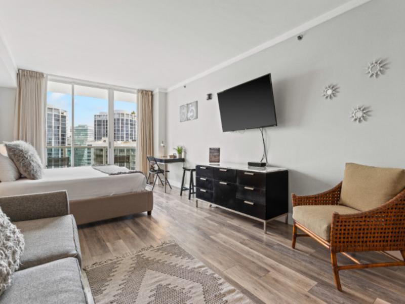 Arya Hotel and Suites Coconut Grove image