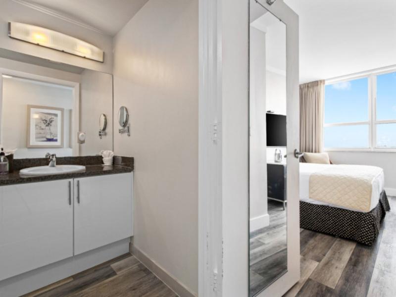 Arya Hotel and Suites Coconut Grove image