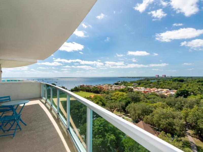 Arya Hotel and Suites Coconut Grove image