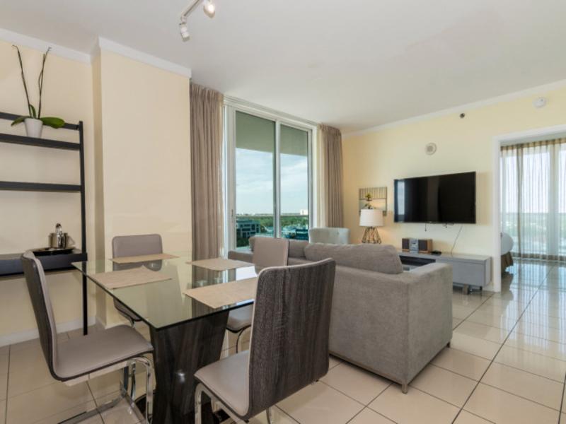 Arya Hotel and Suites Coconut Grove image