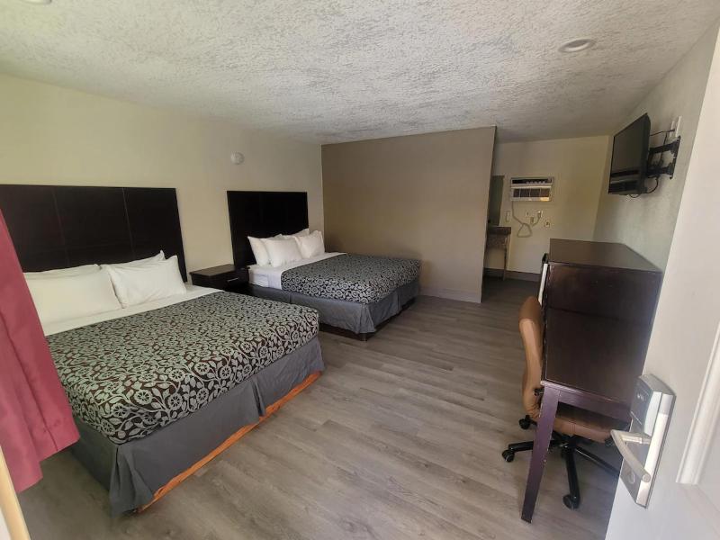 Econo Lodge Las Vegas Nm image