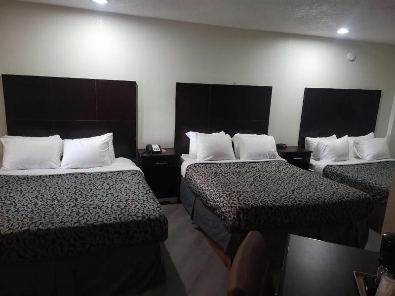 Econo Lodge Las Vegas Nm image