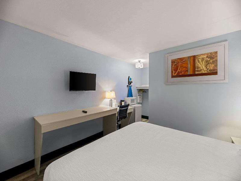 Rodeway Inn Midland South image