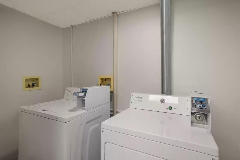 Suburban Studios Milwaukee Airport image
