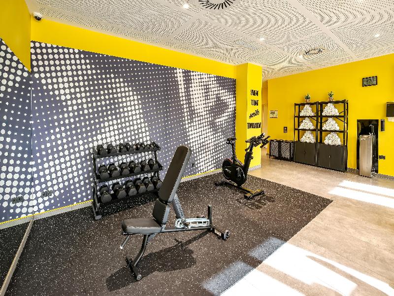 Hampton By Hilton Malaga Martiricos image
