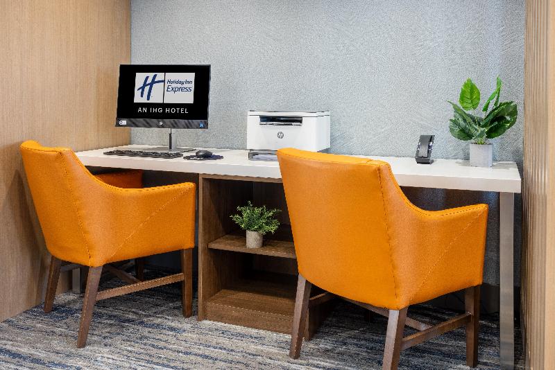 Holiday Inn Express and Suites Benson image