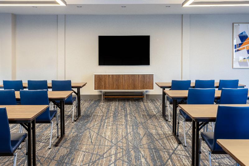 Holiday Inn Express and Suites Benson image