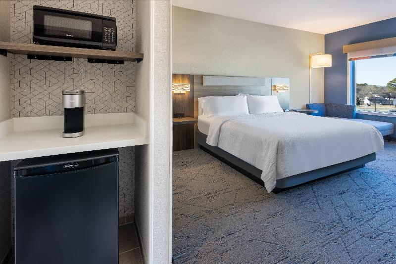 Holiday Inn Express and Suites Benson image