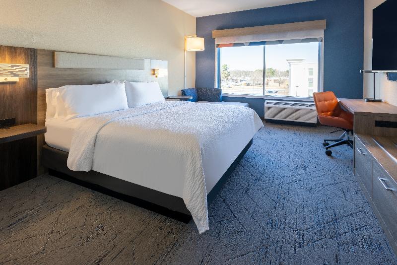 Holiday Inn Express and Suites Benson image