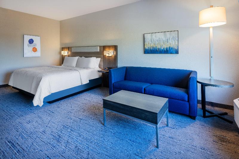 Holiday Inn Express and Suites Benson image 10