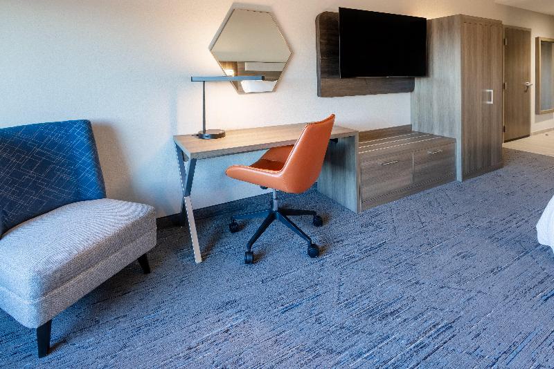 Holiday Inn Express and Suites Benson image