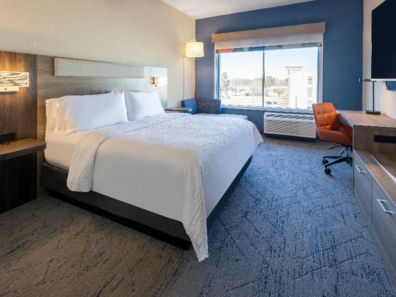 Holiday Inn Express and Suites Benson image