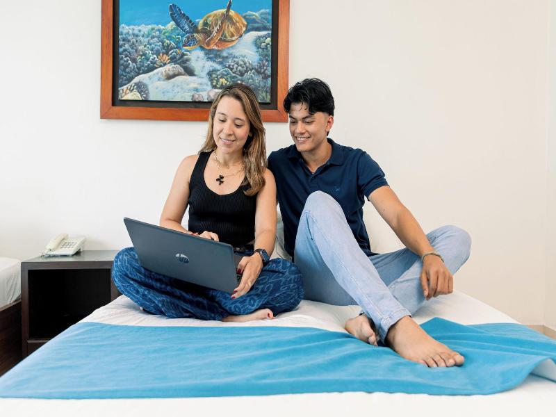 Hotel Aguamarina image