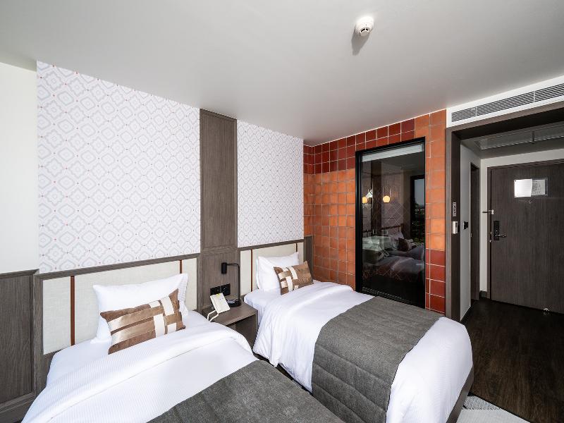 We Hotel Riverfront image