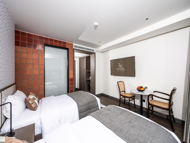 We Hotel Riverfront image