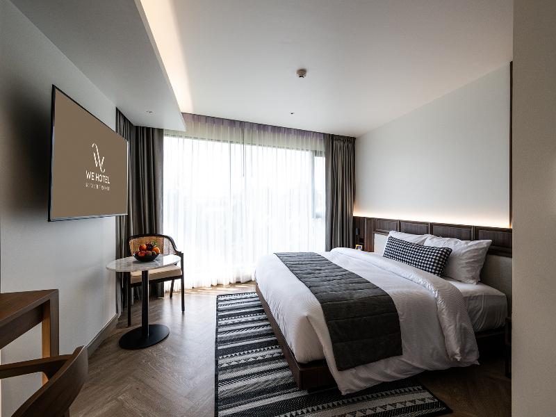 We Hotel Riverfront image
