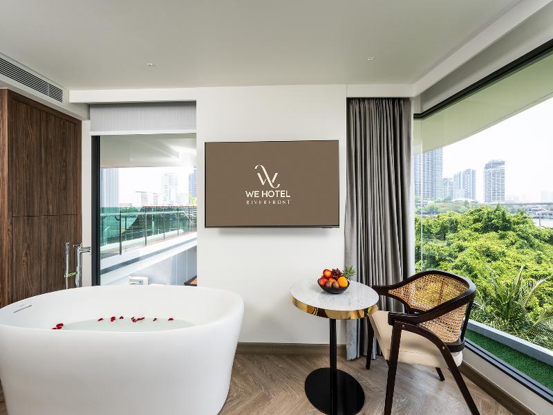 We Hotel Riverfront image