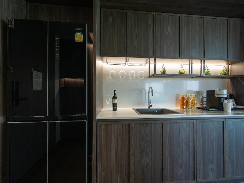 We Hotel Riverfront image