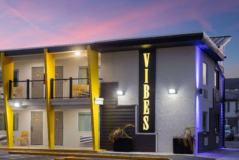 The Vibes Hotel Trademark Collection By Wyndham image