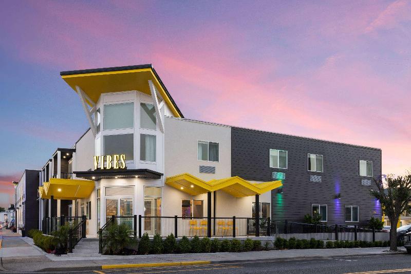 The Vibes Hotel Trademark Collection By Wyndham image