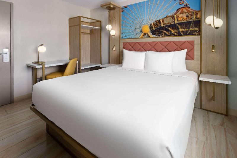 The Vibes Hotel Trademark Collection By Wyndham image