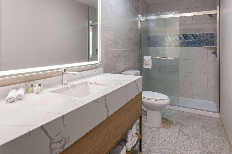 The Vibes Hotel Trademark Collection By Wyndham image