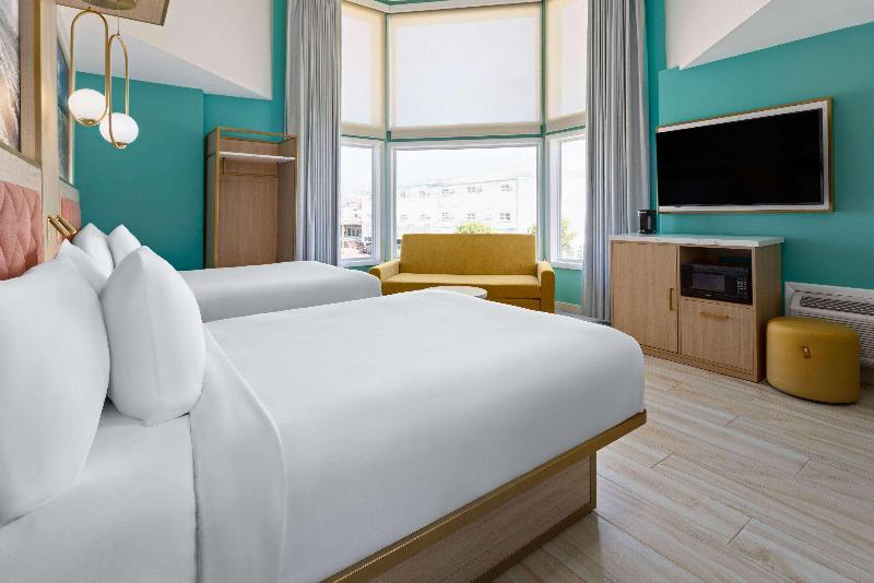 The Vibes Hotel Trademark Collection By Wyndham image