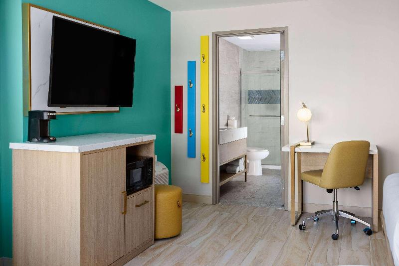 The Vibes Hotel Trademark Collection By Wyndham image