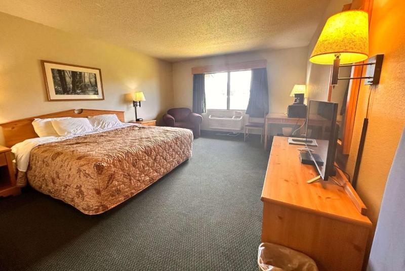 Shell Lake Lodge A Travelodge By Wyndham image