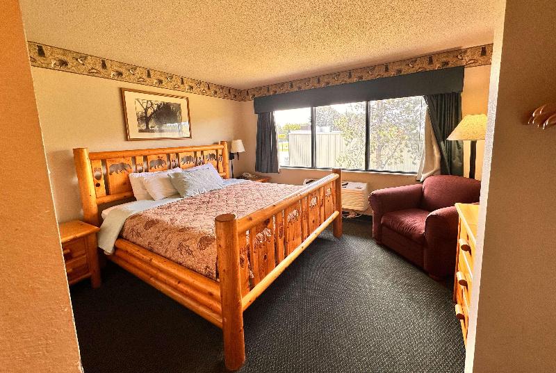 Shell Lake Lodge A Travelodge By Wyndham image