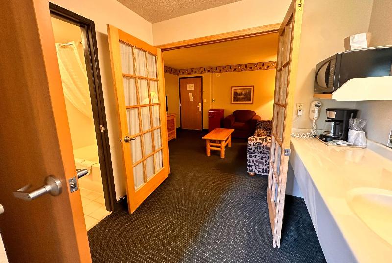 Shell Lake Lodge A Travelodge By Wyndham image