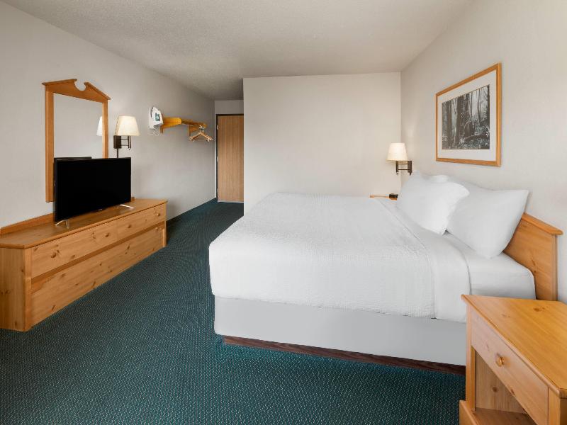 Shell Lake Lodge A Travelodge By Wyndham image