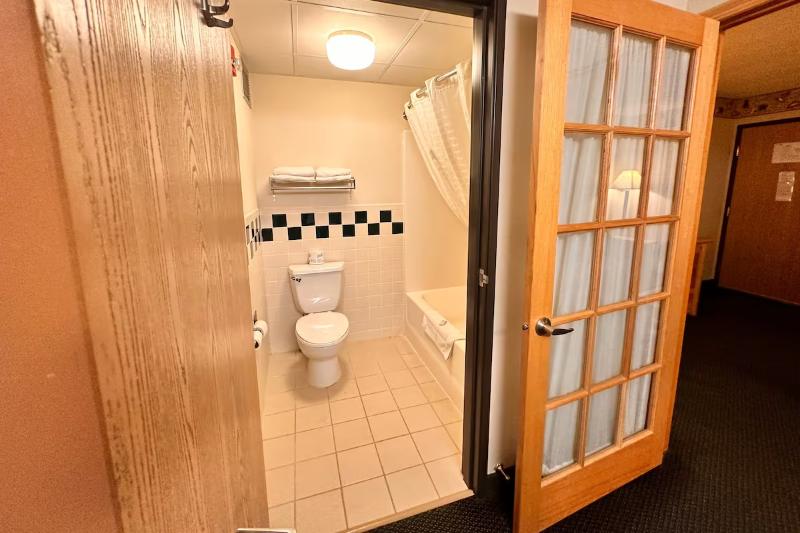 Shell Lake Lodge A Travelodge By Wyndham image