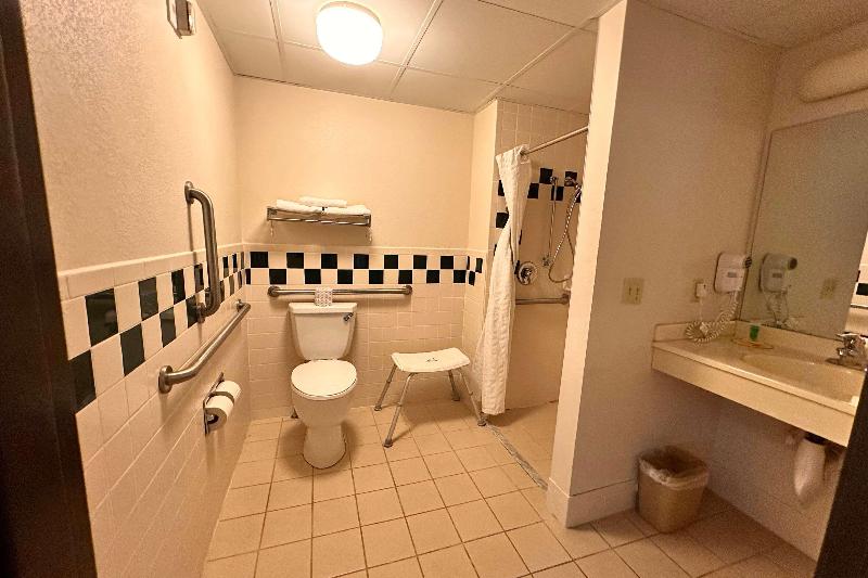 Shell Lake Lodge A Travelodge By Wyndham image