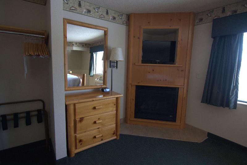 Shell Lake Lodge A Travelodge By Wyndham image