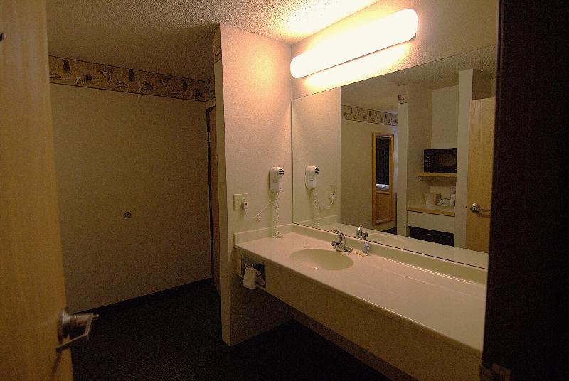 Shell Lake Lodge A Travelodge By Wyndham image