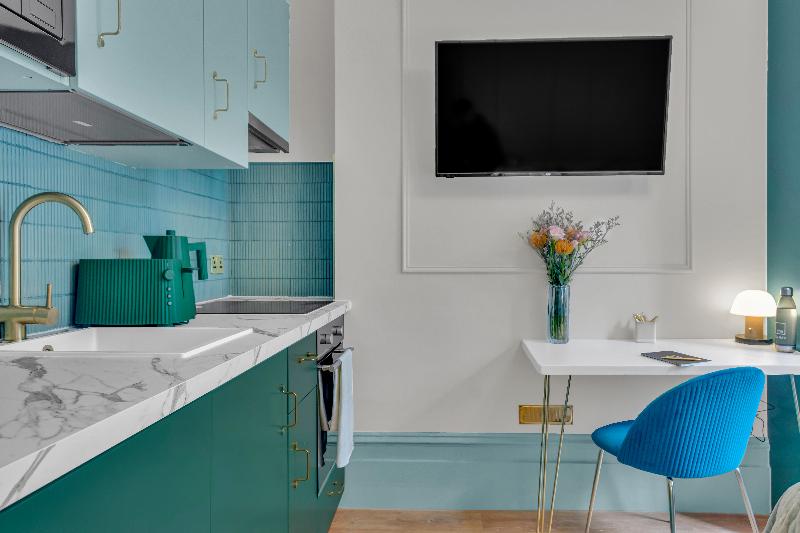 Modern Kensington Apartments image
