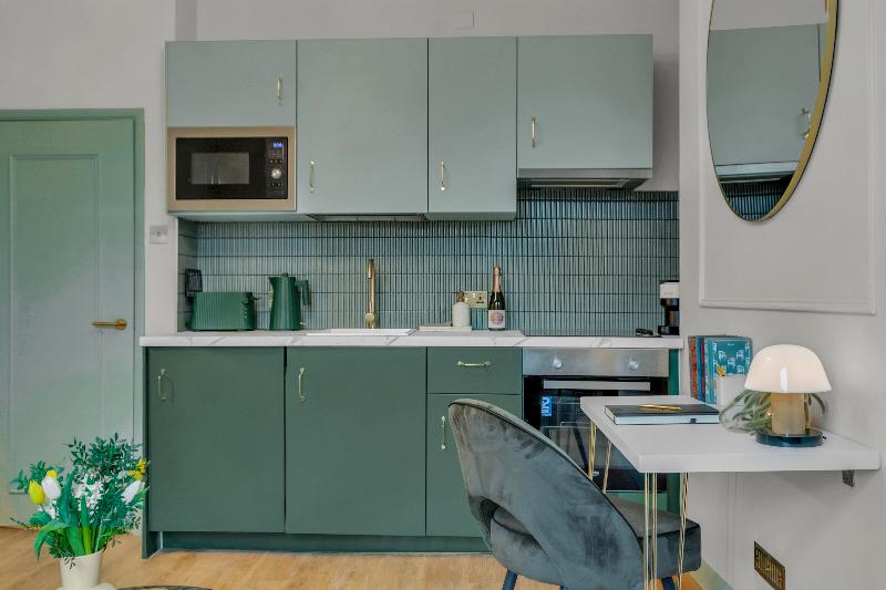 Modern Kensington Apartments image