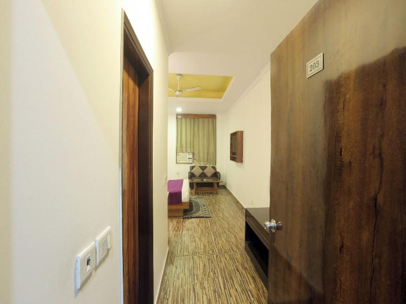 Hotel Clink image