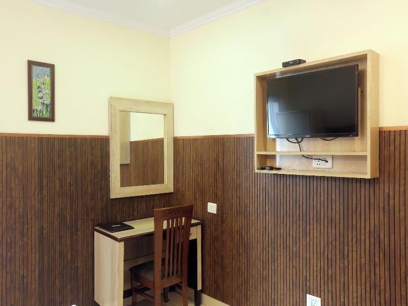 Hotel Clink image