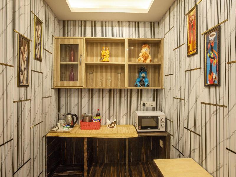 Hotel Clink image