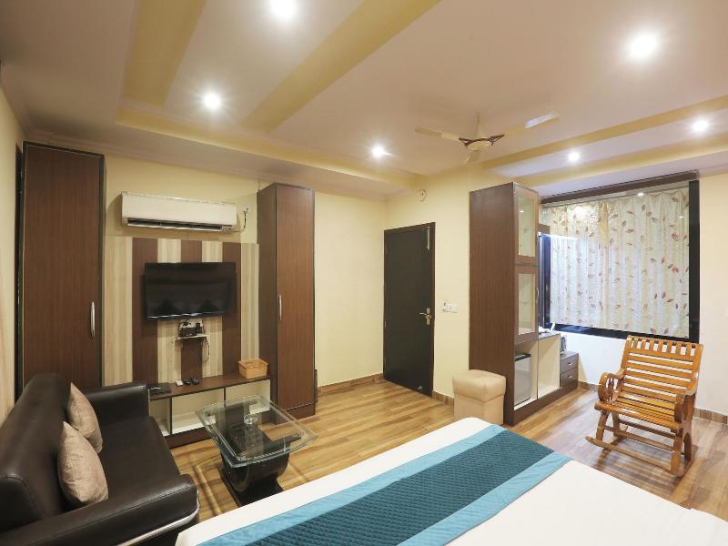 Hotel Clink image