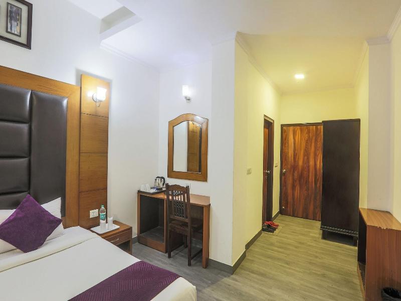 Hotel Clink image