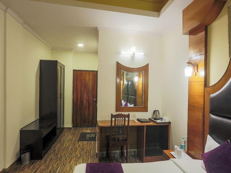 Hotel Clink image