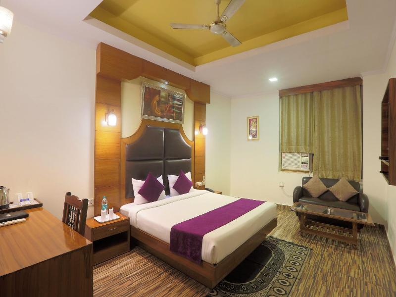 Hotel Clink image