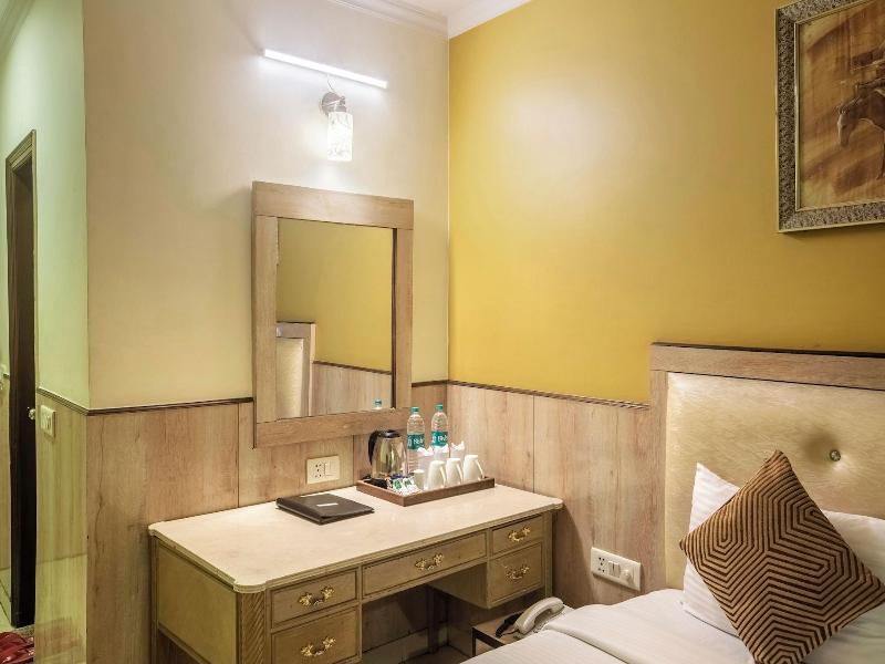 Hotel Clink image